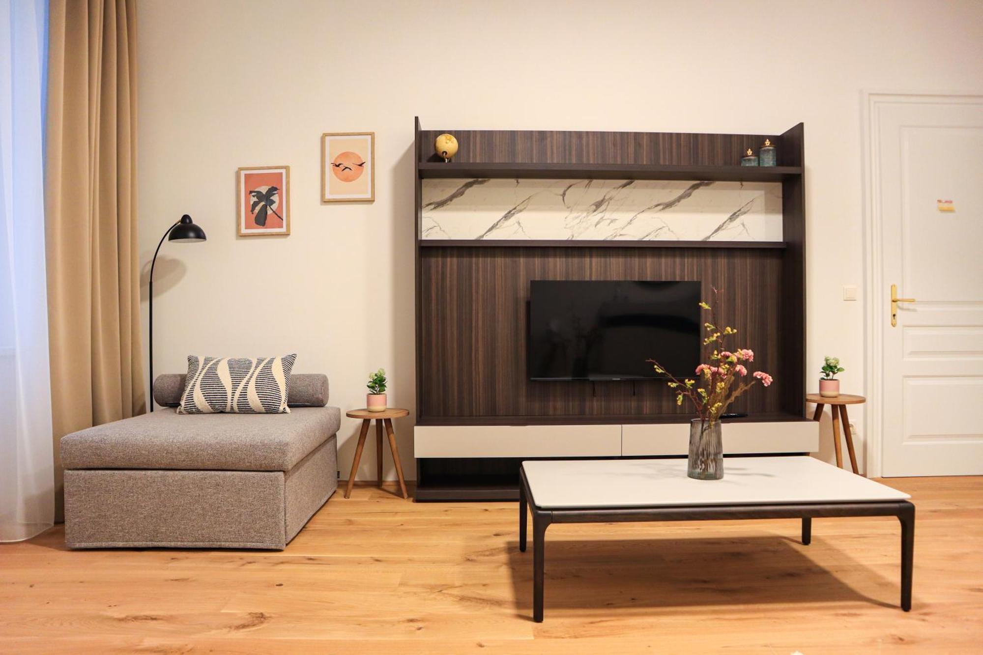 Comfort - With Aircondition!